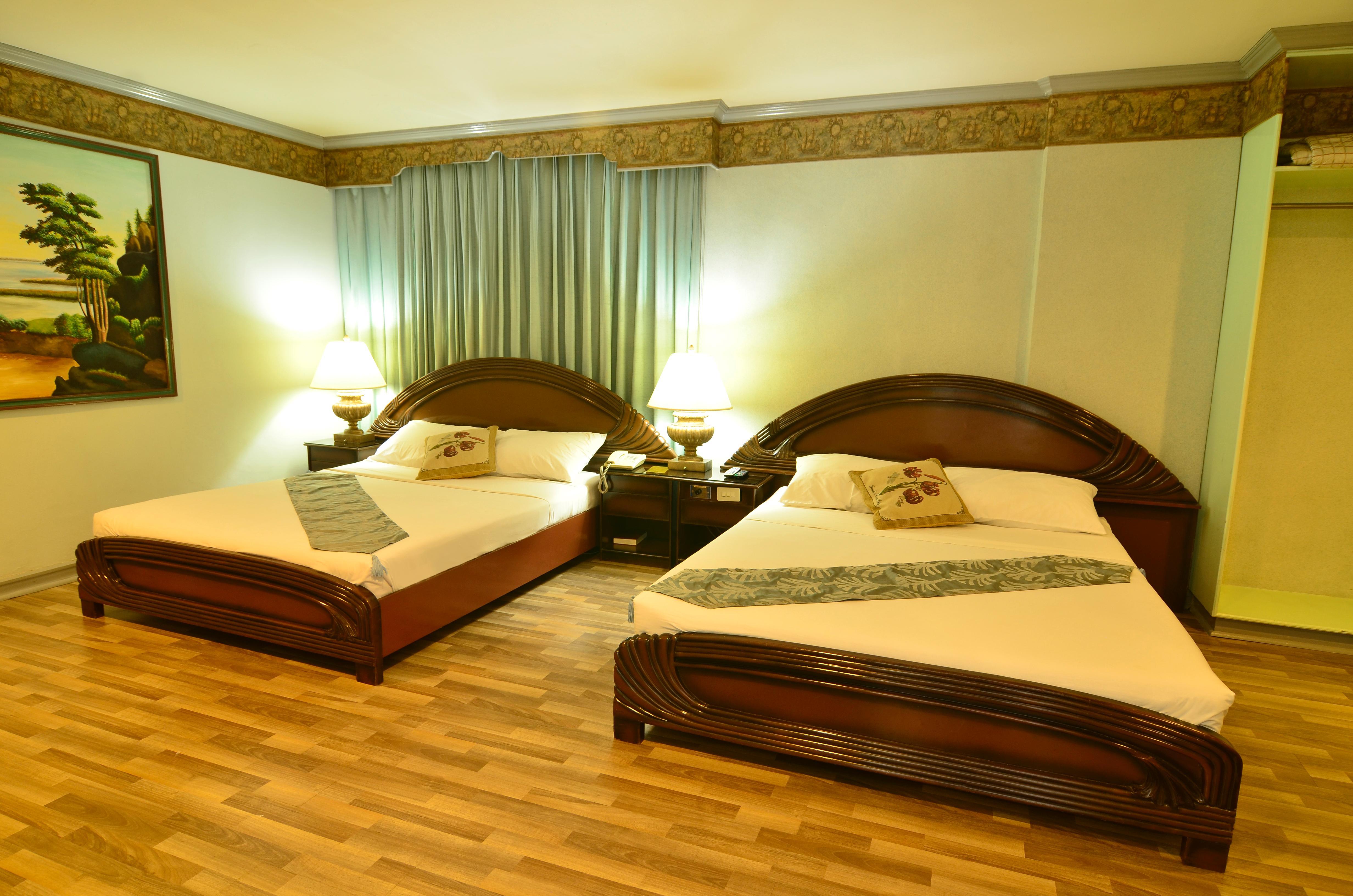 Holiday Plaza Hotel Cebu Exterior foto