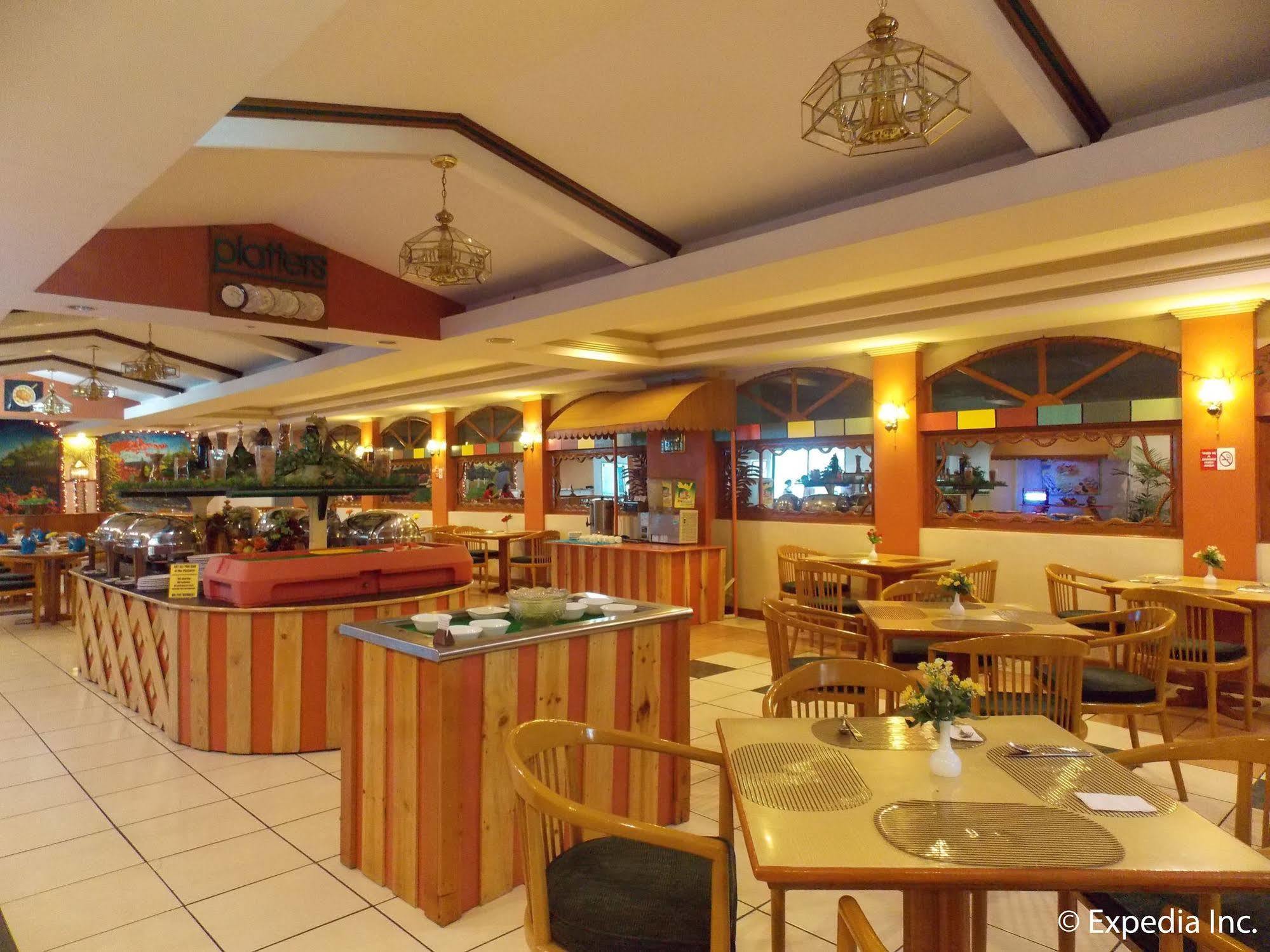 Holiday Plaza Hotel Cebu Exterior foto
