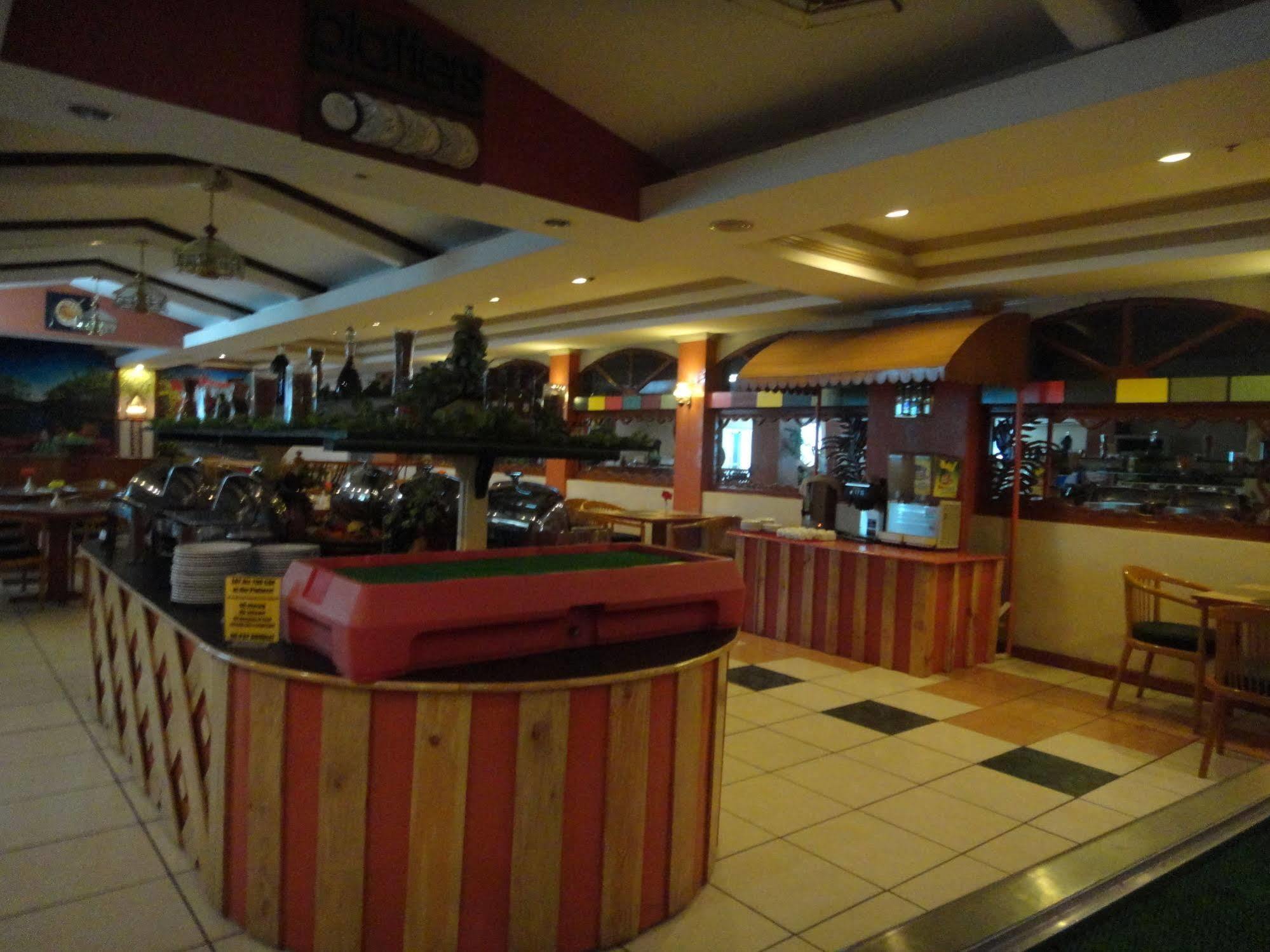 Holiday Plaza Hotel Cebu Exterior foto